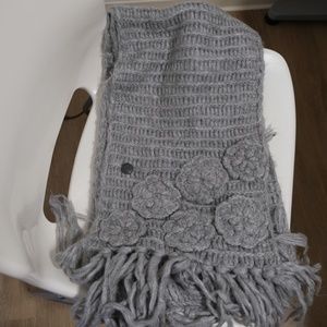 Grey Wool scarf, long and warm